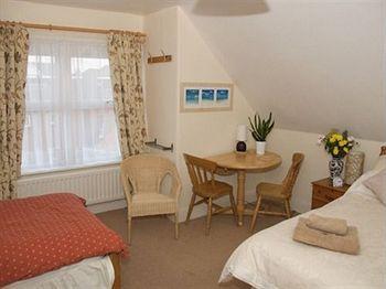 Harlequin Guest House With Parking Weymouth Exterior foto